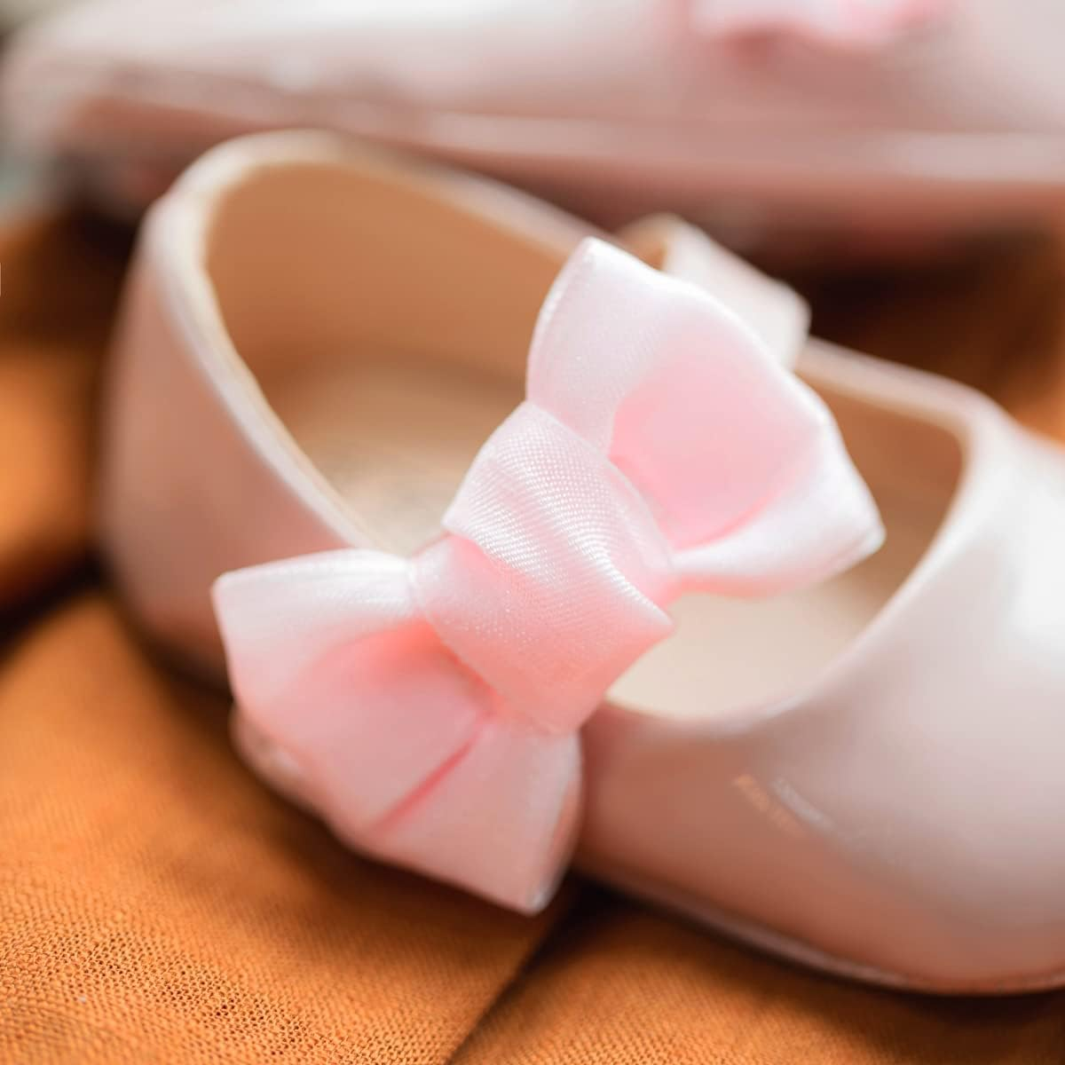 Infant Baby Girls Soft Sole Bowknot Princess Wedding Dress Mary Jane Flats Prewalker Newborn Light Baby Sneaker Shoes